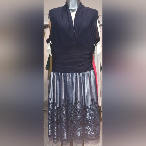 Navy Blue Eelvening Dress - Picture 1 of 4